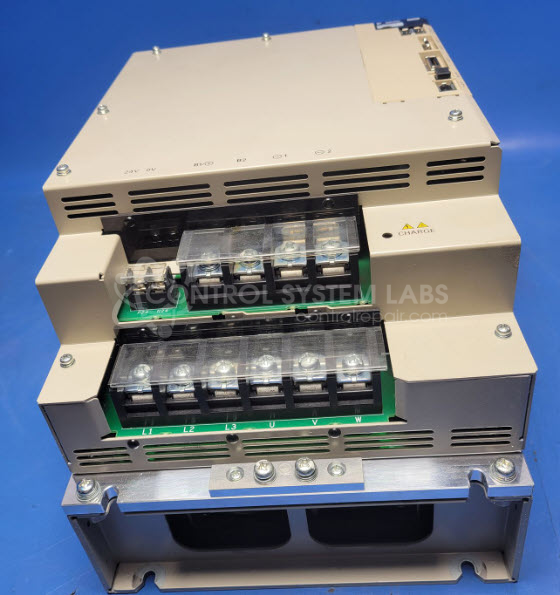 Yaskawa SGDV-260D11A 3Ph 480V Motor Control 7.5kW 0-480VAC 0-300Hz out