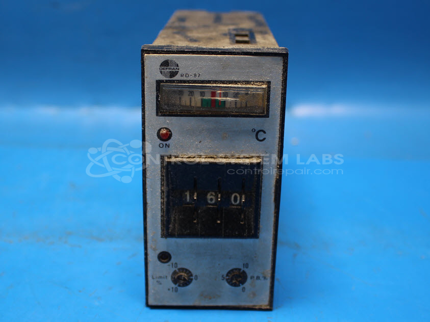 1/8 DIN Digital Set / Deviation Read Temperature Control